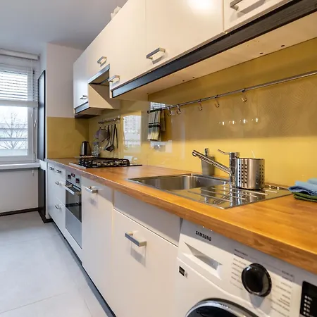 Spodek Glamour By Bookinghost