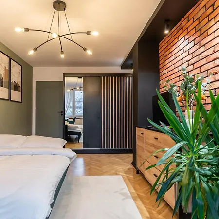 Spodek Glamour By Bookinghost *