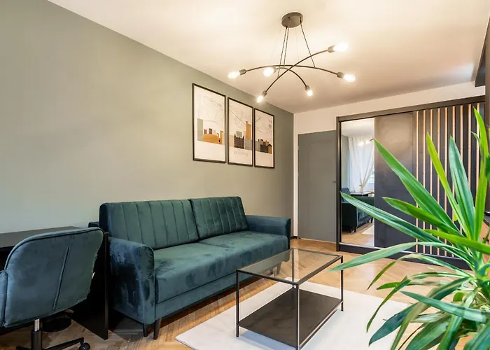 Spodek Glamour By Bookinghost كاتوفيتسه