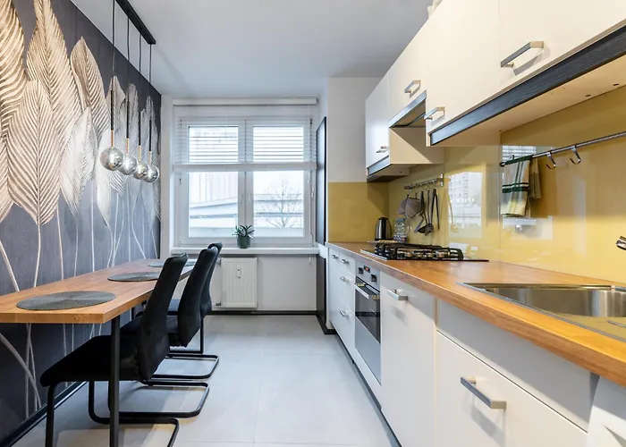 Spodek Glamour By Bookinghost