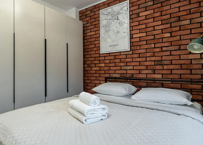 Spodek Glamour By Bookinghost *